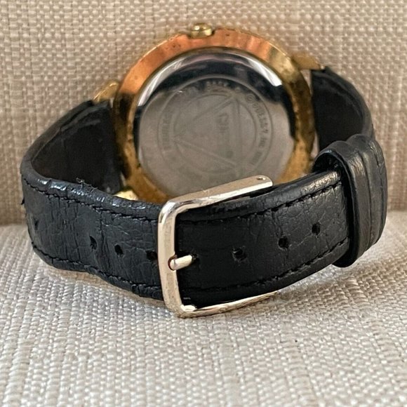Vintage Guess Wristwatch Gold Tone Case Analog Quartz Date Calendar Watch main image 5